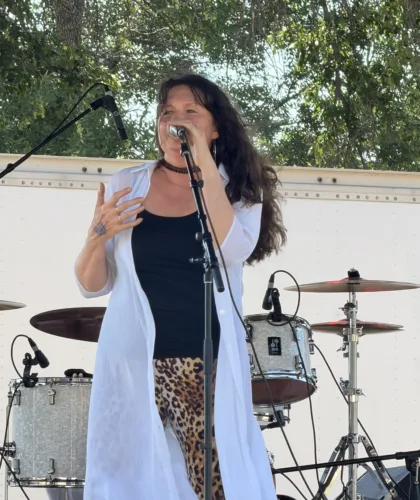 Entertainer started career in Watford City